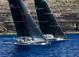 RORC Caribbean 600, and it’s Wonderstart!!!! Hap Fauth’s Bella Mente on port tack putting it over on Proteus, winner of the 2016 race, as the Ian Moore-navigated USA 45 calculates calling the cliffs to perfection as the gun goes