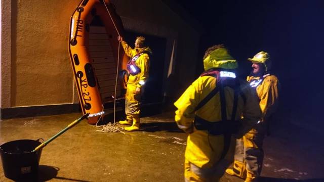 Achill RNLI volunteers prepping their XP rescue dinghy