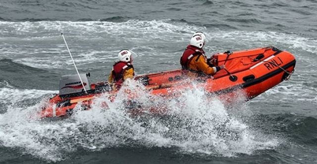 The lifeboat launched from Fethard dock in good weather with a northerly wind gusting 3/4 knots