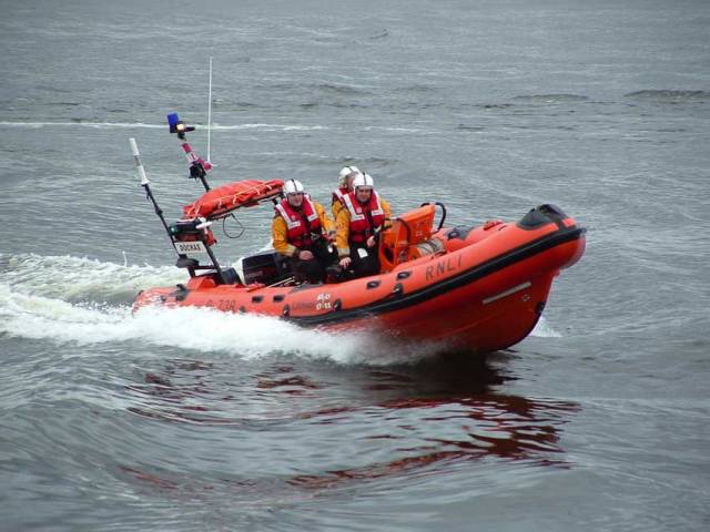 Galway Lifeboat Rescues Fisherman With Hand Injury