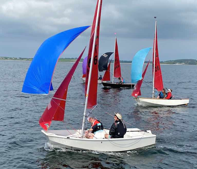 &quot;The Hat&quot; in his hot glass boat…Caolan Croasdell and Fiona Drayne (Lough Ree YC) on their way to winning the Mirror Nats, with Chloe &amp; Fionn Murphy (also Lough Ree and fourth overall) close aboard, and the black-hulled Blue Away (David Evans &amp; Jack Draper, Sligo YC, 5th overall) chasing them both
