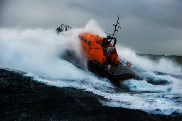 Irish Coast Guard & RNLI Issue Joint Water Safety Call This Christmas   