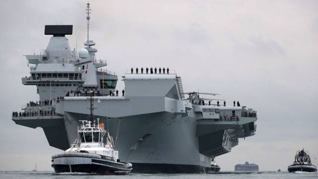 The UK's Royal Navy whose biggest ever ship, HMS Queen Elizabeth (above on the Solent) was built in blocks in six British locations, before being assembled in Rosyth, Scotland. Afloat adds among the yards involved was Babcock Marine's Appledore yard in Bideford, Devon which is currently constructing a fourth OPV90 class for the Irish Naval Service which is to be named LE George Bernard Shaw. 