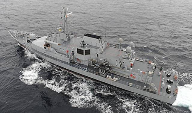 L.É. Róisín.the first of three Naval Service OPV's to be deployed on rotational basis to assist humanitarian mission in the Mediterranean 