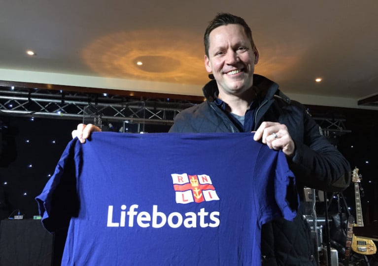 Country star Robert Mizzell will play the RNLI dance at the Allingham Arms next Friday 31 January