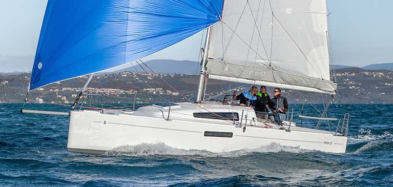 The new seventh generation First 27, a family day sailor from Beneteau