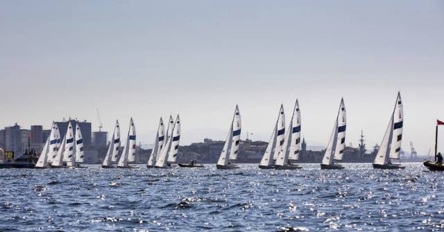 The Paralympic Sonar fleet raced only one of two races yesterday