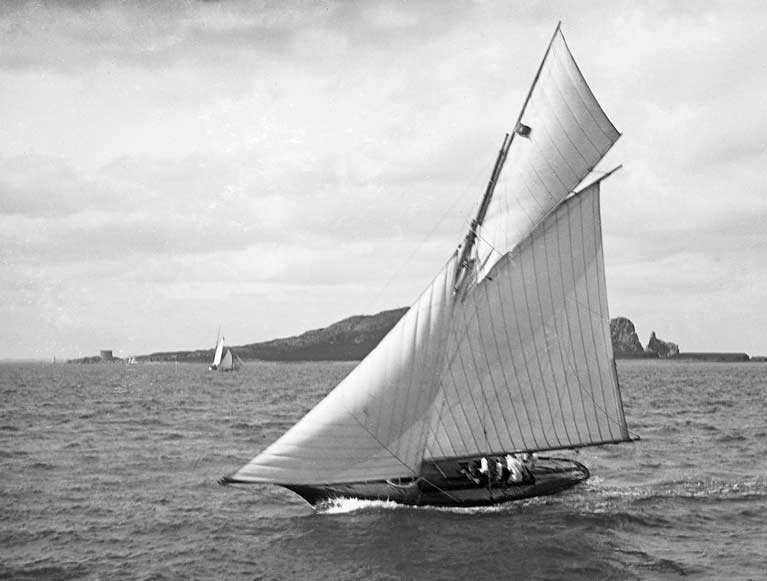 Marguerite 1896 sailing4
