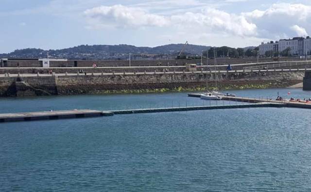 A “bridge” between the pontoons in front of the National Yacht Club and the existing pontoons and platform is now in place at the East Pier in Dun Laoghaire Harbour
