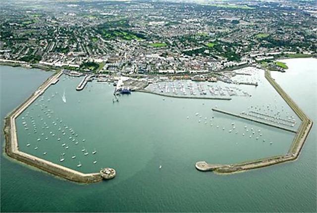 Minster for Transport Shane Ross says Dún Laoghaire Harbour firm facing challenge of marine leisure
