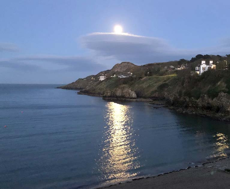 With a moon like this, anything can happen……spooky thoughts are evoked by Tuesday’s super-moon over Balscadden Bay in Howth at a location of exceptional literary associations