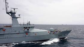 The newest Naval Service patrol vessel L.E. George Bernard Shaw (of the OPV90 P60 class) during the annual fleet exercise FLEX held in recent weeks. AFLOAT also adds two of the remaining three patrol vessels that participated are seen on the horizon. They were (on left) LE Niamh and LE Orla leaving the final member LE Eithne to form the quartet involved out of a fleet total of 9 vessels. 