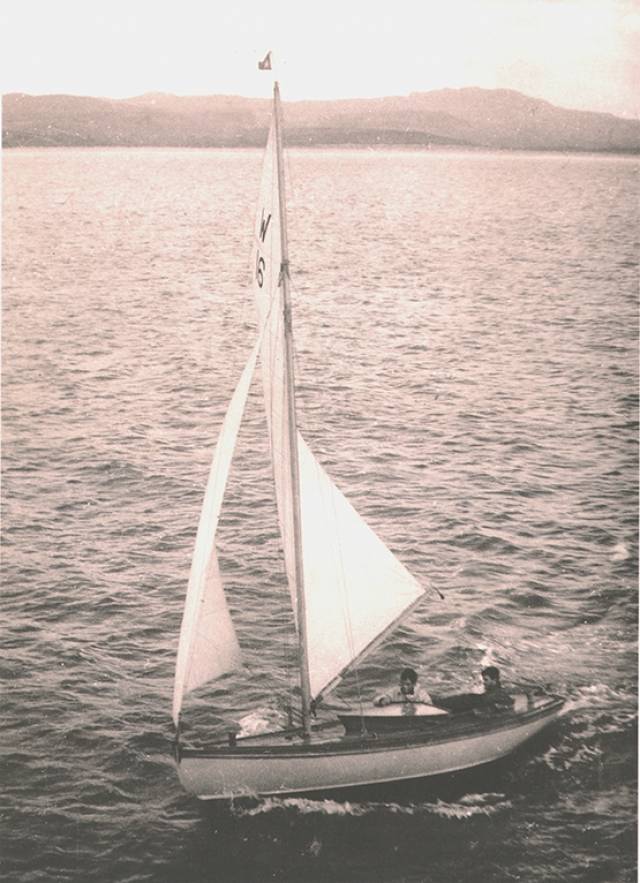  Durward in Sheephaven in Donegal during her round Ireland cruise in 1961, with Mick Clarke and Colm MacLaverty on board. Although the Waverley hull design dates from 1902, Durward was built in 1948 with the Bermuda rig which was introduced to the class in 1935. She has now changed over to the original gunter rig, and is based with Ballyholme YC on Belfast Lough. 