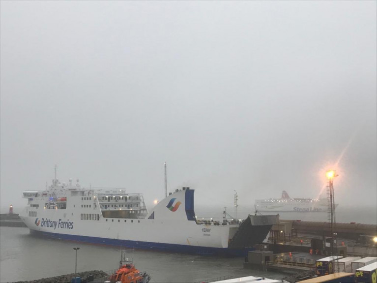 The French ferry firm takes drastic action as passenger number continue to dwindle due to UK quarantine restrictions. Above AFLOAT adds Brittany Ferries is to cease the Rosslare-Roscoff route from 7 September. The new route only launched during the summer is operated by ropax Kerry which will continue to serve the year-round operated Ireland-Iberian link of Wexford-Bilbao in northern Spain. 