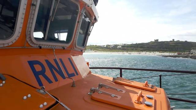 Aran Islands RNLI Comes to Aid of Sailor on Yacht in Difficulty off Straw Island