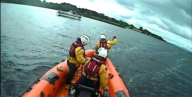 Lough Derg RNLI assist one person on their vessel aground