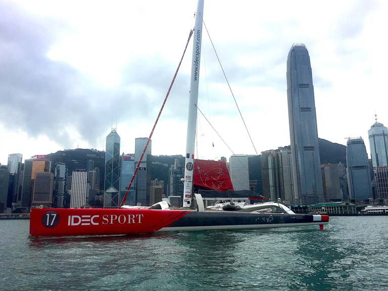 IDEC Sport - Arriving in Hong Kong