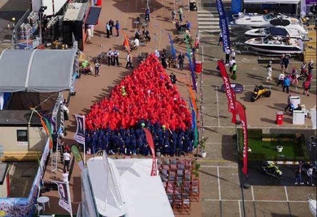 The previous record of 323 participants for the 'Largest Human Image of a Boat' record was smashed by a total of 370 Boat Show goers. See video below