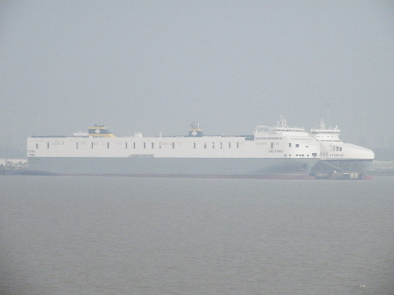 As from last week, Luxembourg based CLdN Ro Ro S.A. added 25% extra capacity on both Rotterdam-London and Rotterdam-Humberside routes, where above AFLOAT's photo at the North Sea port (Killingholme) is berthed 'Brexit-Buster' Delphine which occasionally serves Dublin-mainland Europe routes to Zeebrugge and Rotterdam. Alongside is a fleetmate Yasmine which too operates at times on the Irish routes.