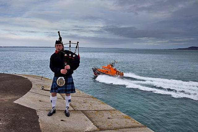 Wreath For Caitríona Lucas As Dun Laoghaire RNLI Remembers Lives Lost At Sea In Christmas Eve Ceremony