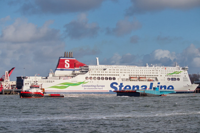 Tug Noordstroom and a new linkspan bound for Dublin Port is seen departing the Netherlands when off the Hoek van Holland. Also above is Stena Britannica berthed at a linkspan of the Dutch ferryport which connects Harwich in the UK. Afloat also adds that favourable weather conditions for the Irish bound linkspan permitted a passage time of 6 days as scheduled by the Dublin Port Co. when an arrival took place last month. 