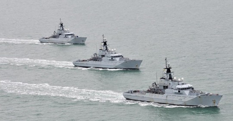 The British Ministry of Defence (MoD) has confirmed that four Royal Navy 'gunboats' have been placed on stand-by to guard British waters from EU trawlers if there is no agreement. Above AFLOAT adds a trio of the 'River' class fishery patrol vessels. 