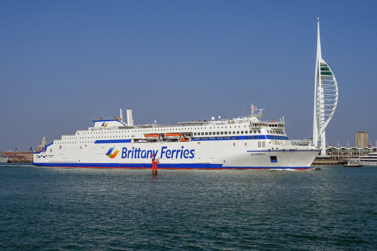 Salamanca departed Portsmouth on its inaugural voyage on 27 March, however AFLOAT adds the first LNG-powered ferry operating in UK waters, broke down in Bilbao, Spain.