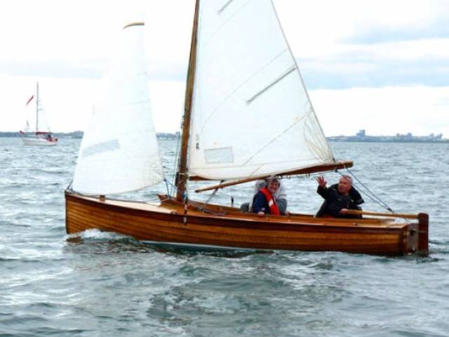 Jonathan O’Rourke’s top Mermaid class Tiller Girl from the National YC will be racing the Mermaid Nationals 2016 as part of the Howth Classic One Design Regatta from August 4th to 7th. 