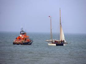 Arklow RNLI&#039;s Ger Tigchlearr arrives to assist the stranded vintage vessel on May Day