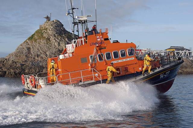 Fenit Lifeboat Rescues Man After Boat Capsize Near Derrymore Island