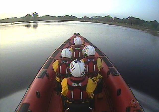 Carrybridge RNLI's inshore lifeboat en route to the stricken vessel near Killyhelvin jetty