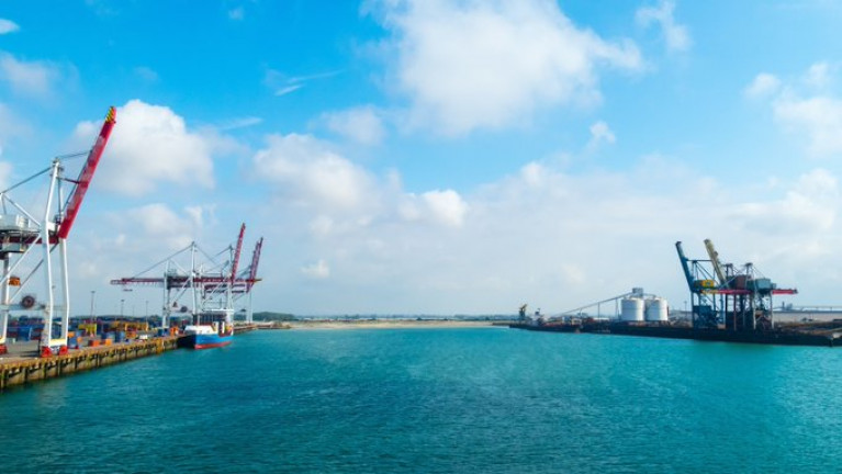 Irish-French sea connections reach 44 with new Dunkirk terminal. AFLOAT highlights these routes is a combination of ro-ro (ferry) and lo-lo (container) shipping routes operating directly between Ireland and mainland Europe through France.
