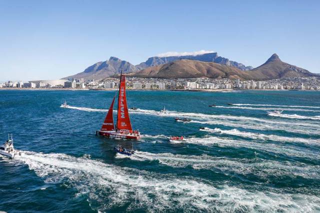 MAPFRE sailing into Cape Town this afternoon