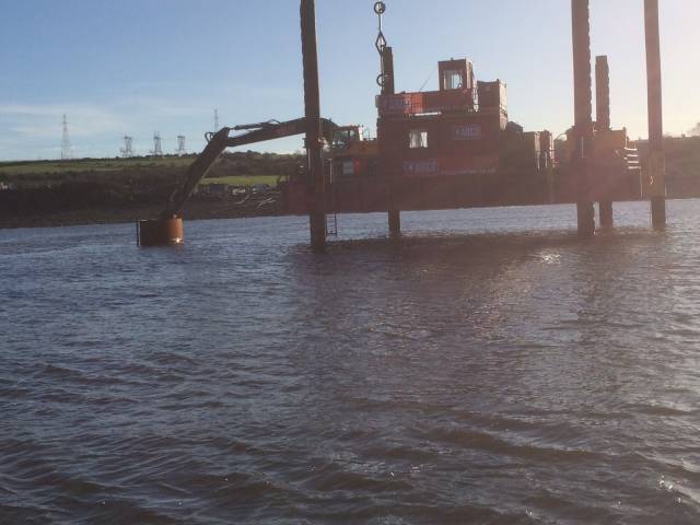 Jack-Up barge working on Shannon River Crossing project