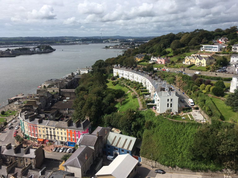 Cobh Chamber of Commerce is offering advice to businesses as the Cork Harbour town looks forward to welcoming the ocean cruise ship giants again early next year 