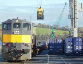 Irish Rail has recently completed a series of three freight train trials that will enable loads to be increased by 50%. The final trial was a multimodal service from Dublin Port (North Wall) to Co. Mayo. Above is another multimodal train at Belview Port, Waterford.