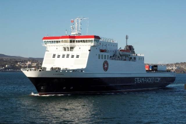 Ferry Ben-My-Chree has conducted berthing trials at Larne