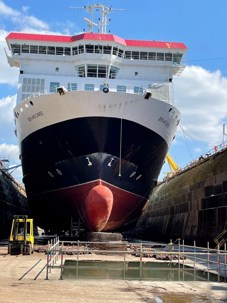  Ben-My-Chree on the stocks of the Merseyside dry-dock at Cammell Laird, Birkenhead, however the Manx ro pax ferry's return was delayed after the shipyard's tug broke.