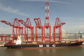 MSC Nederland alongside Liverpool2, the newly opened £400m facility (not requiring docks system) is the largest container terminal on the Irish Sea with operators notably serving Dublin Port
