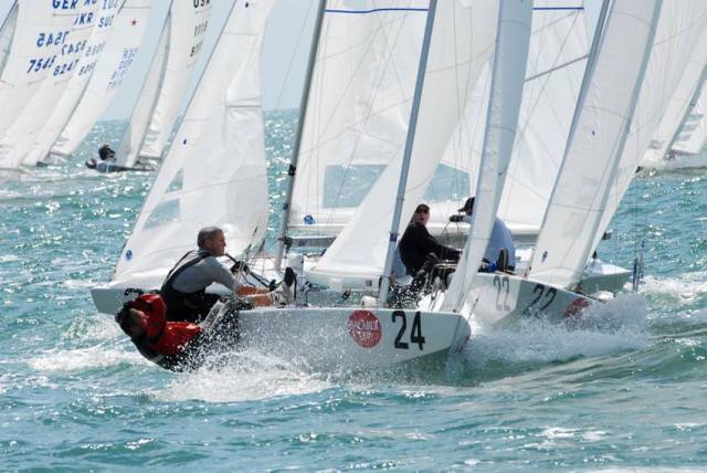 Prof and his Star partner Ben Cooke leading the first race at the 2007 Bacardi Cup in Miami