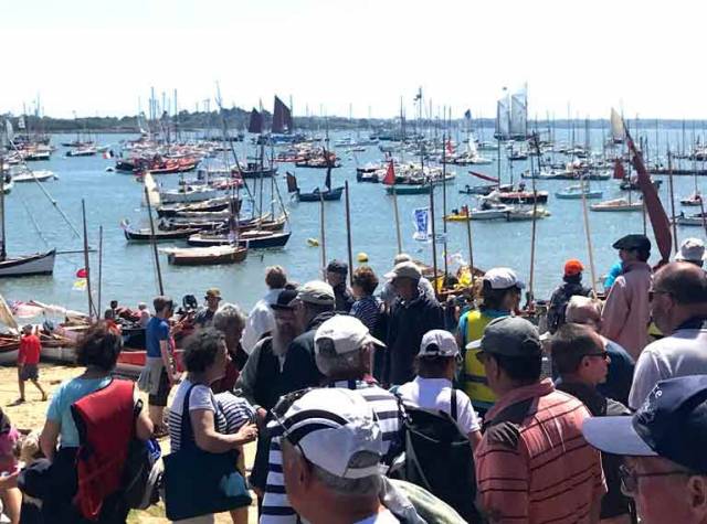 The size and variety of the Morbihan Festival fleet continued to amaze at todays picnic, but the style of the boats wasn’t quite matched by the style of the crews on the beach