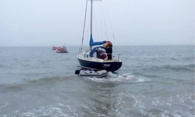 Crosshaven RNLI comes to the aid of the grounded yacht
