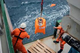 Deploying the seismometer ‘Allód’ off the southern edge of Ireland’s continental shelf